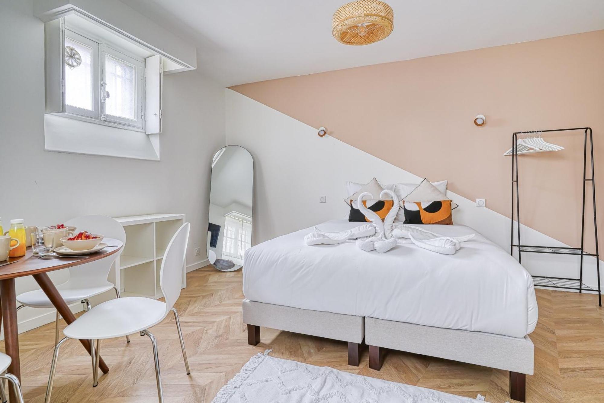 Quiet Air-conditioned - Close To Batignolles Apartment
